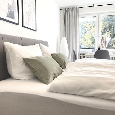 Top-Apartment Mit Parkplatz Und Balkon รอยท์ลิงเงน ภายนอก รูปภาพ